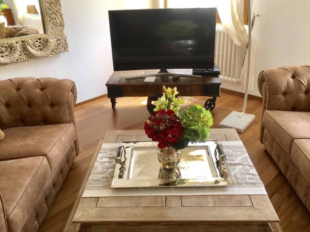 La Loggia Al Duomo - Treviso Apartment ภายนอก รูปภาพ