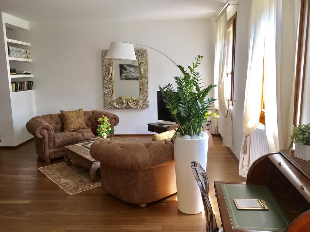 La Loggia Al Duomo - Treviso Apartment ภายนอก รูปภาพ