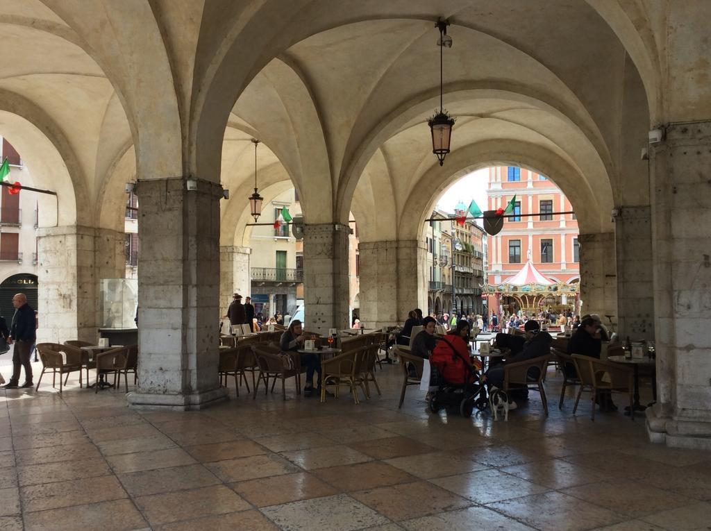 La Loggia Al Duomo - Treviso Apartment ภายนอก รูปภาพ